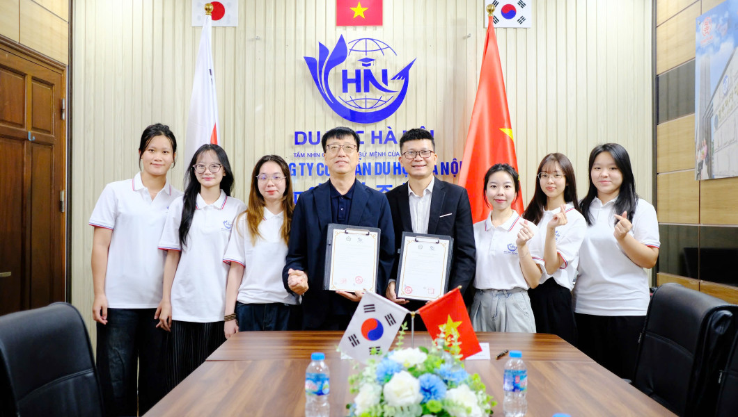 TUYỂN DỤNG: NHÂN VIÊN THIẾT KẾ (Designer) TUYỂN DỤNG: NHÂN VIÊN THIẾT KẾ (Designer)